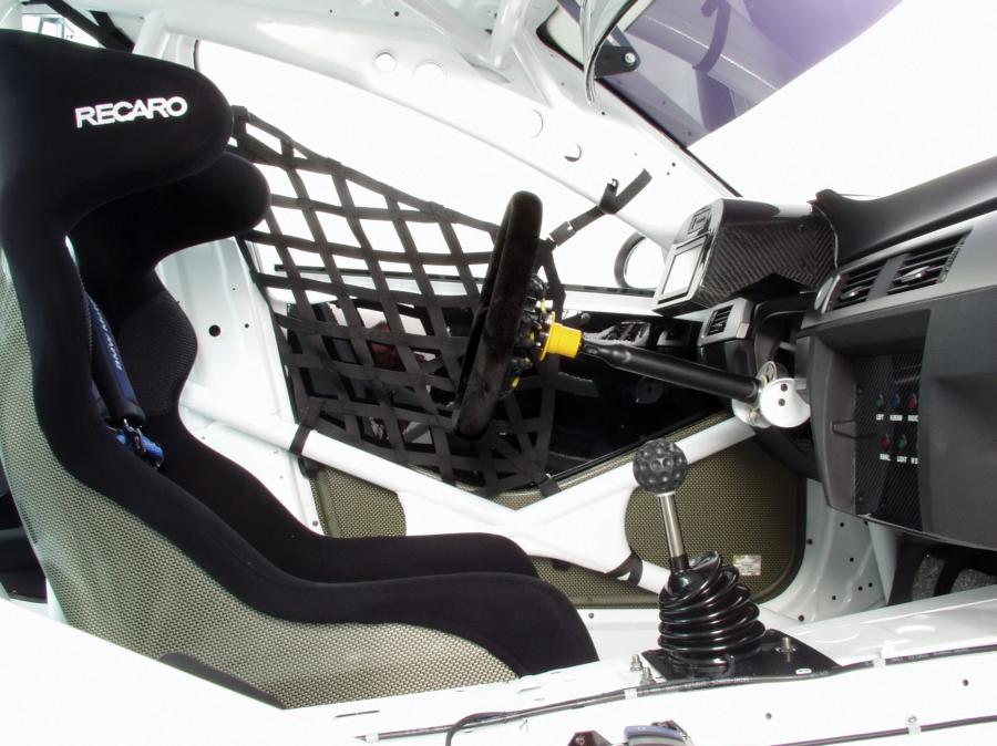 Интерьер BMW 320si WTCC (E90) 2006 года  (фото 31 из 39)